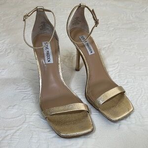 Steve Madden Shaye Gold Heeled Ankle Strap Sandal Size 7.5